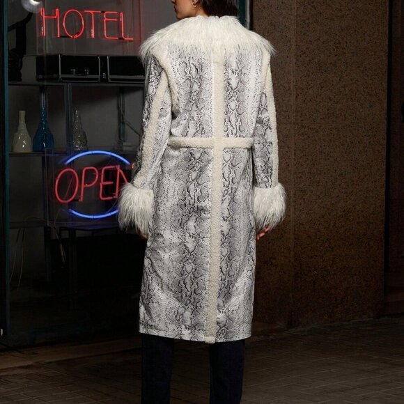 Chic Women's Snake Skin Print Faux fur Trimmed Long Jacket Coat - Picture 2 of 8